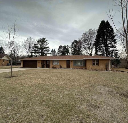 1681 Pleasant Court Drive, Sheldon, IA 51201