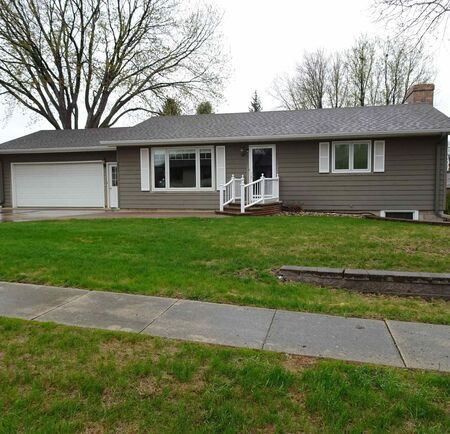 1611 Oak Street, Sheldon, IA 51201