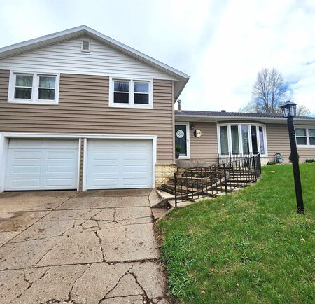 608 8th Street, Alton, IA 51003