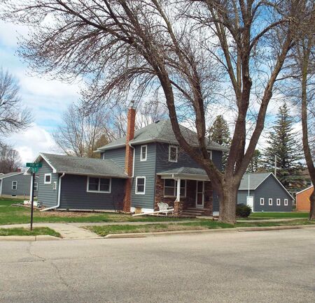119 9th Ave., Sibley, IA 51249