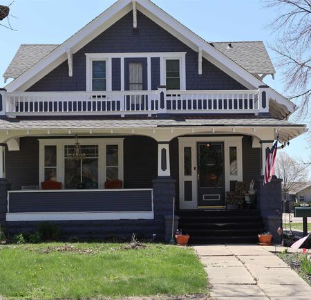 221 2nd Ave NE, Sioux Center, IA 51250
