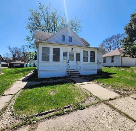 406 11th Street, Alton, IA 51003