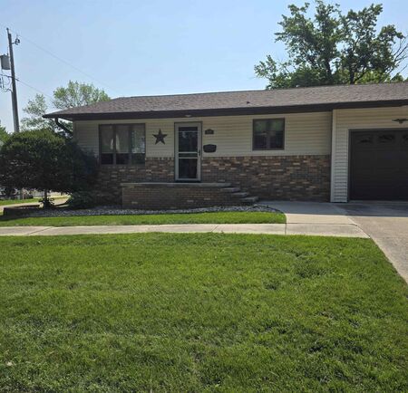 415 8th Ave, Sheldon, IA 51201