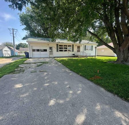 213 W Greene Street, Paullina, IA 51046
