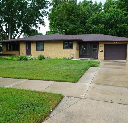 612 5th Street, Sheldon, IA 51201