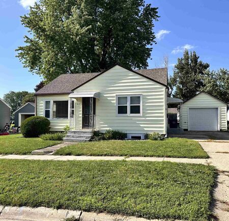 417 4th Street NW, Orange City, IA 51041