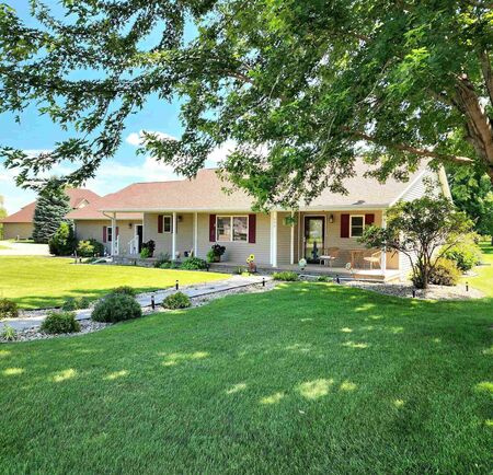 473 14th St. SE, Sioux Center, IA 51250