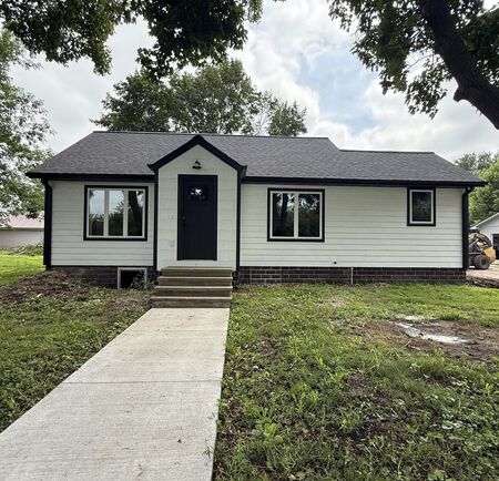 208 2nd Ave, Sibley, IA 51249