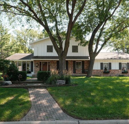 528 5th Ave SE, Sioux Center, IA 51250
