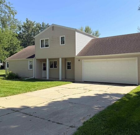 502 DELAWARE AVE SW, Orange City, IA 51041