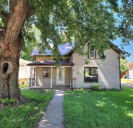 1415 Locust St., Hull, IA 51239