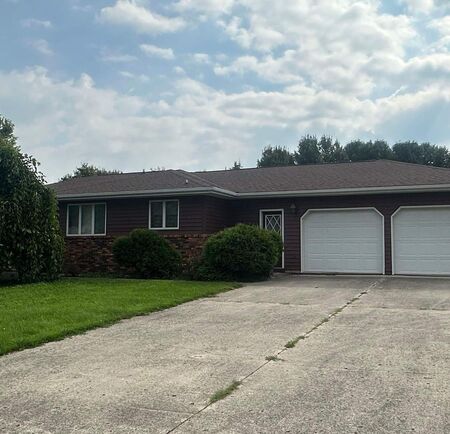 230 N 10th Avenue, Sheldon, IA 51201