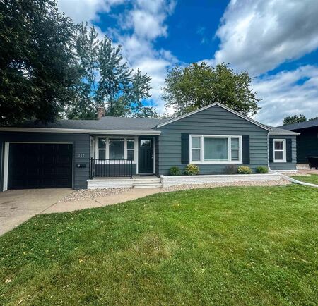 217 4TH ST SW, Orange City, IA 51041