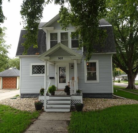 902 6th Street, Sheldon, IA 51201