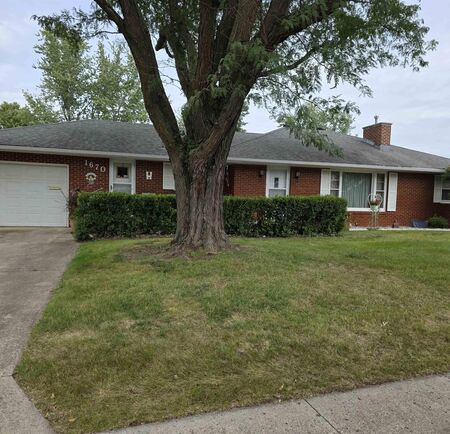 1670 Pleasant Ct. Dr., Sheldon, IA 51201
