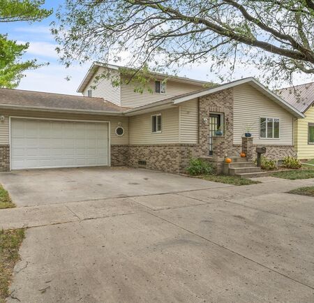 405 8th Avenue, Sibley, IA 51249