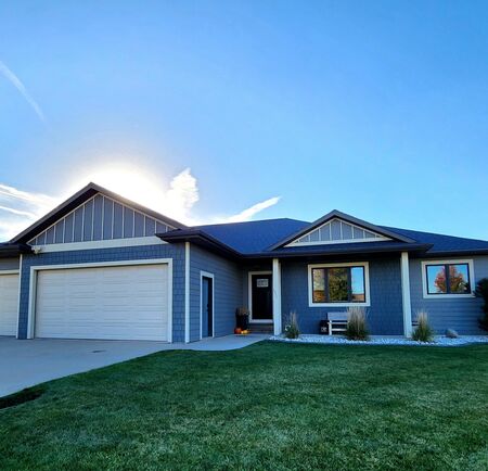 1311 Aspen St., Hull, IA 51239