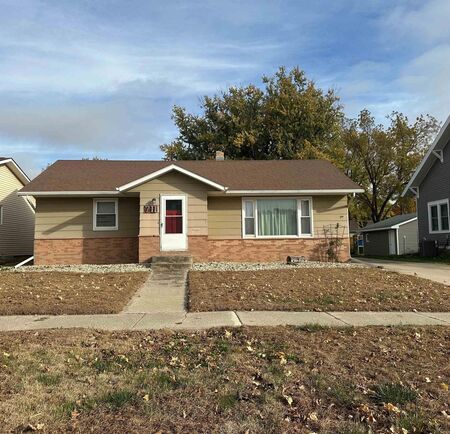 711 8th Street, Sheldon, IA 51201
