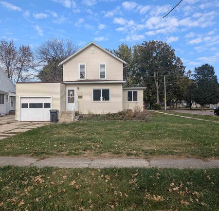 823 8th, Sheldon, IA 51201