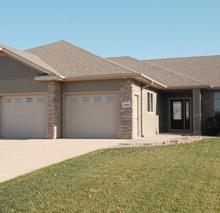 2318 Riviera Road, Sioux Center, IA 51250