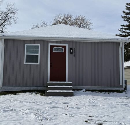 518 Boston Ave NE, Orange City, IA 51041