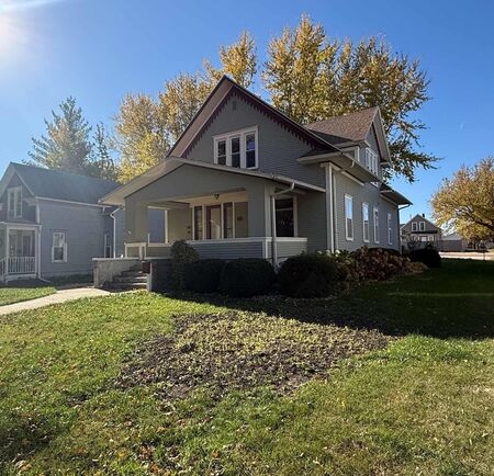 416 Central Ave SW, Orange City, IA 51041