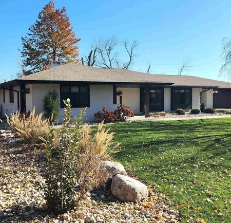 240 E. Meadow Dr., Sioux Center, IA 51250