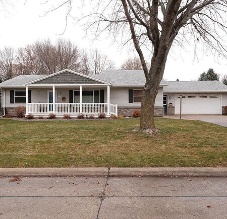 512 Petrich Avenue, Sanborn, IA 51248