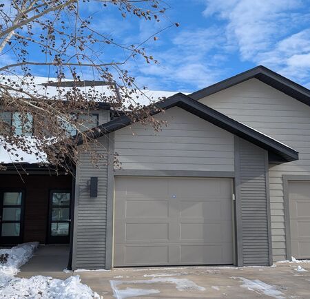 720 12TH ST NE #10, Sioux Center, IA 51250