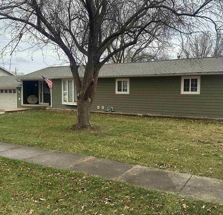 502 Grove Street, Boyden, IA 51234