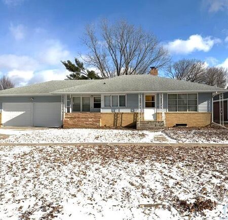 411 S Willow Street, Paullina, IA 51046