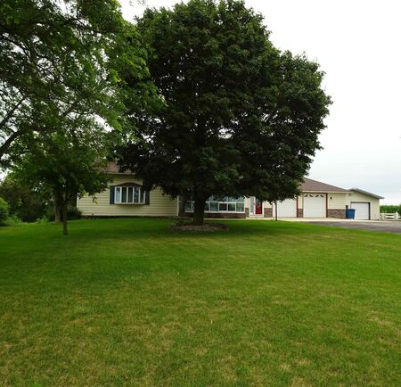 5418 320th Street, Sanborn, IA 51248
