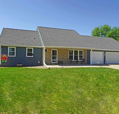 515 Sunrise Avenue, Sanborn, IA 51248