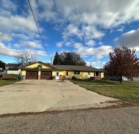 455 4th Avenue, Ashton, IA 51232