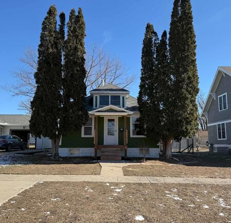 511 Arizona Ave SW, Orange City, IA 51041