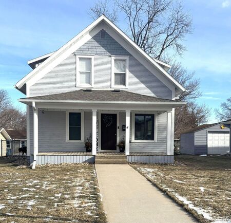 113 Boston Ave SE, Orange City, IA 51041