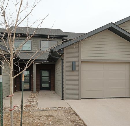 710 12th Street NE, Unit #4, Sioux Center, IA 51250