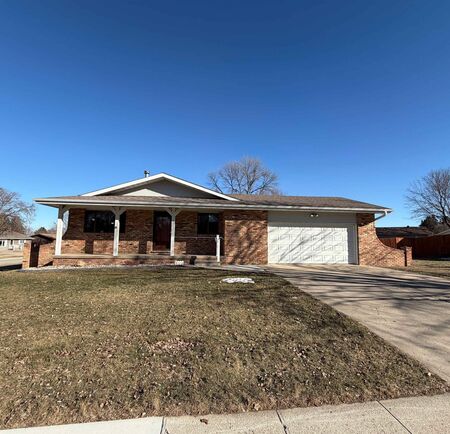 211 Wansink Avenue, Sheldon, IA 51201