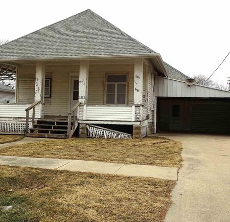 1218 Iselin Avenue, Sheldon, IA 51201