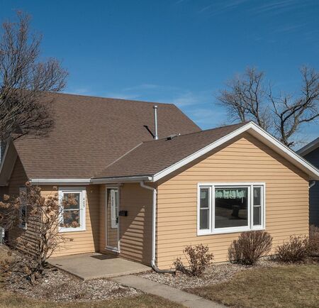 409 2ND ST SE, Orange City, IA 51041