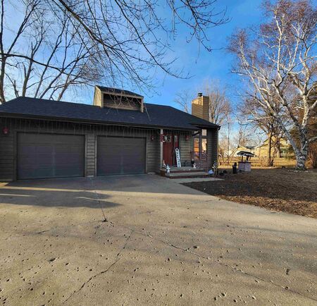 710 Central Ave NW, Orange City, IA 51041