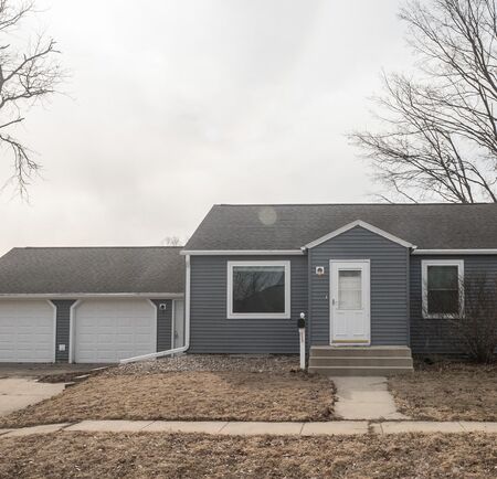 112 6TH ST NW, Orange City, IA 51041