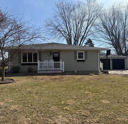 509 Iowa Ave SW, Orange City, IA 51041