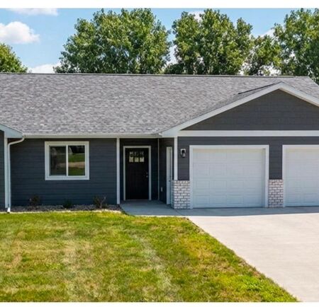 622 7th Ave, Sheldon, IA 51201