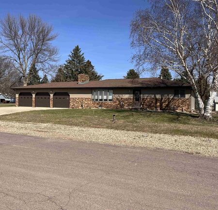 304 W Indiana Avenue, George, IA 51237