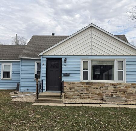 515 8th Ave, Sheldon, IA 51201