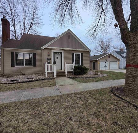 703 9th Ave, Sheldon, IA 51201