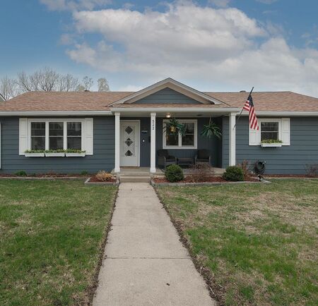 522 Delaware Ave NW, Orange City, IA 51041