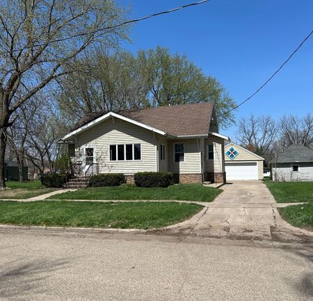 726 SE 1st St, Hartley, IA 51346