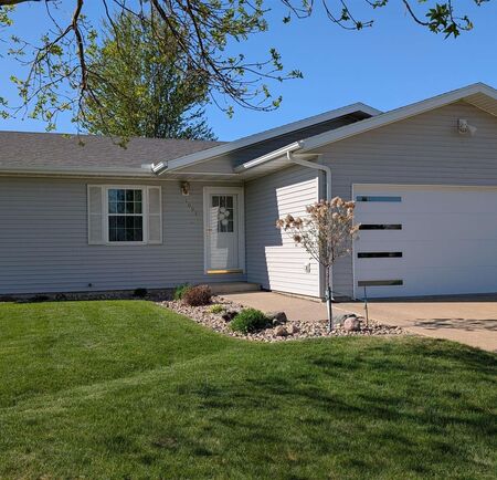 1093 12TH ST NE, Sioux Center, IA 51250